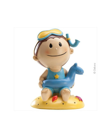 310026 - MENINO DE BAPTIZADO NA PRAIA